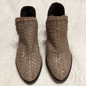 Very Volatile Booties Size 6 Basket Weave Taupe Metallic Ankle Boots